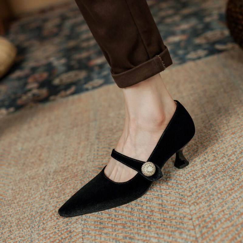 Czerwone szpilki Mary Jane z o – Womens Heels recenzja i cena