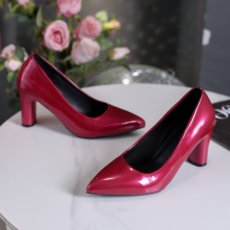 Szpilki z lakierowanej skóry p – Pump Heel Block recenzja i cena