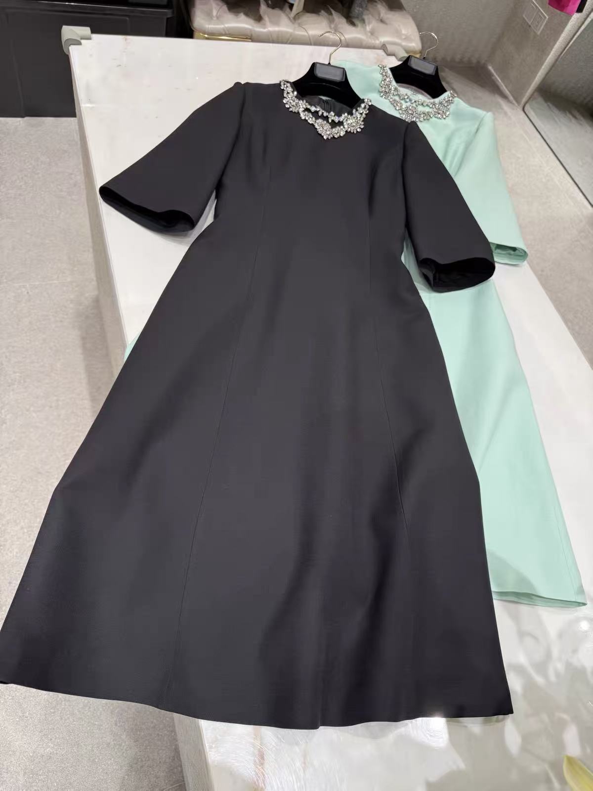 Elegancka, midi sukienka damsk – Midi Dress recenzja i cena
