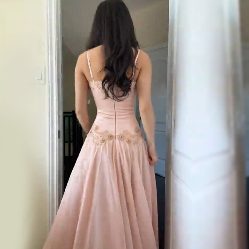 Elegancka różowa sukienka maxi – Evening Gown recenzja i cena